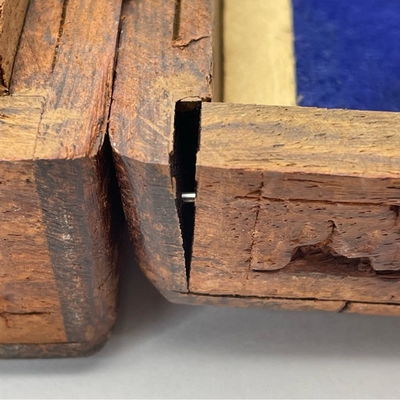 Vintage Wooden Hand Carved Trinket Box Floral Inlay Design - Picture 15 of 15